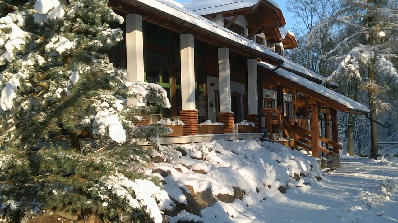 Stajnia Sarnowek Nad Jeziorem Rozany Bed & Breakfast Rozajny Wielkie Exterior foto