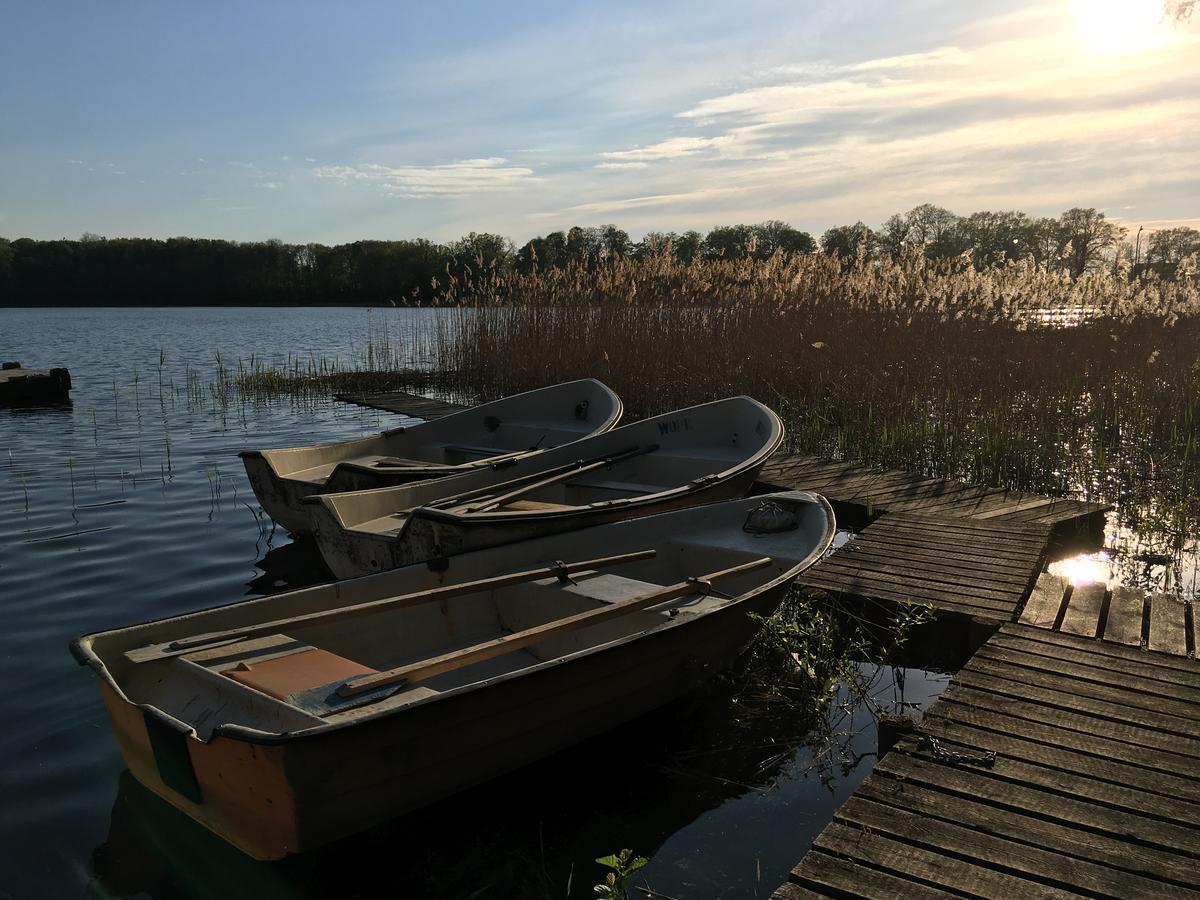 Stajnia Sarnowek Nad Jeziorem Rozany Bed & Breakfast Rozajny Wielkie Exterior foto